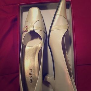 Vaneli pumps size 7.5n